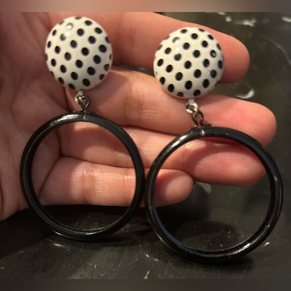 #(6). VINTAGE WHITE WITH BLACK POKA DOT & BLACK HOOP EARRINGS. Backing closure. - Picture 1 of 3